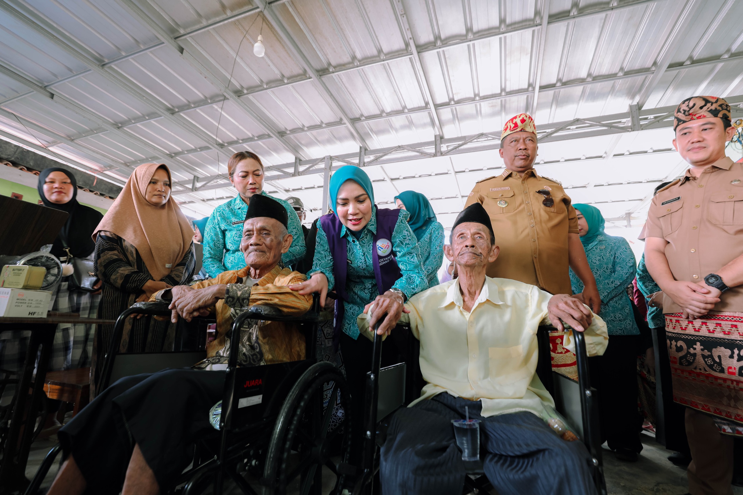 Canangkan Desa TAPIS dan Luncurkan Sekolah Lansia di Kampung Rukti Endah, Ketua TP PKK Lampung Dorong Pembangunan SDM Dimulai dari Desa